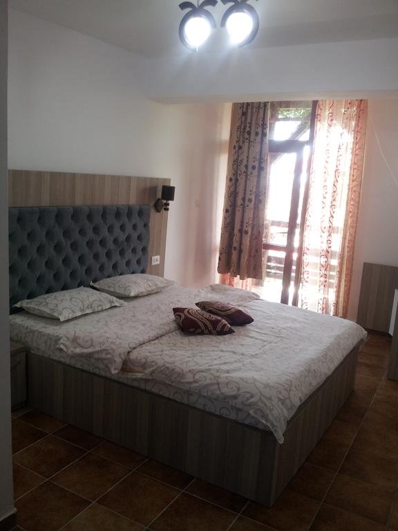 HOTEL-LA-JOHN-VAMA-VECHE-ROMANIA-AIR-TOUR-TRAVEL-4