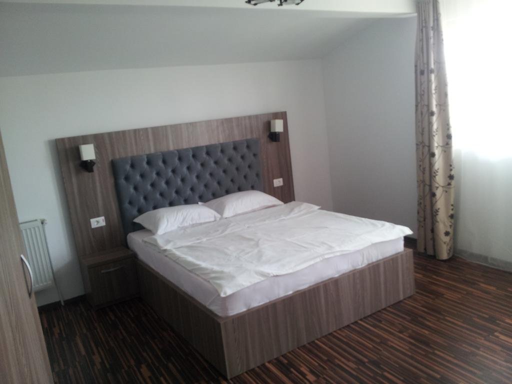 HOTEL-LA-JOHN-VAMA-VECHE-ROMANIA-AIR-TOUR-TRAVEL-5