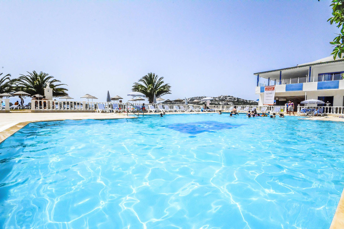 HOTEL-LADONIA-HOTELS-CLUB-BLUE-WHITE-BODRUM-TURCIA-AIR-TOUR-TRAVEL-2