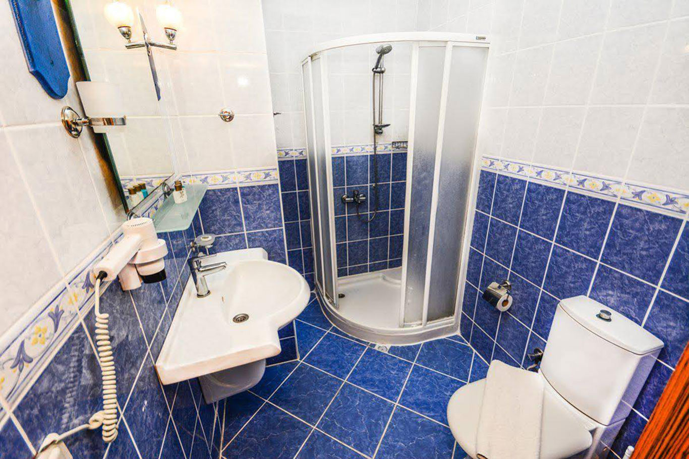 HOTEL-LADONIA-HOTELS-CLUB-BLUE-WHITE-BODRUM-TURCIA-AIR-TOUR-TRAVEL-4