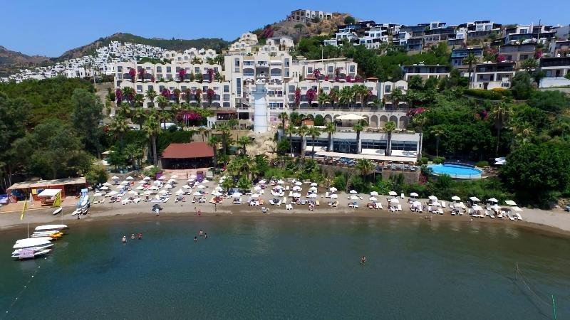 HOTEL-LIGHTHOUSE-BEACH-BODRUM-TURCIA-AIR-TOUR-TRAVEL-1
