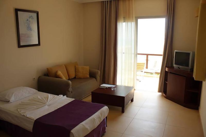 HOTEL-LIGHTHOUSE-BEACH-BODRUM-TURCIA-AIR-TOUR-TRAVEL-14