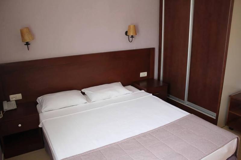 HOTEL-LIGHTHOUSE-BEACH-BODRUM-TURCIA-AIR-TOUR-TRAVEL-15