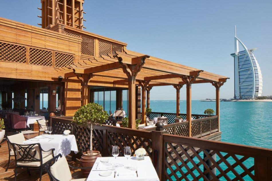 HOTEL-MADINAT-JUMEIRAH-AL-QASR-DUBAI-AIR-TOUR-TRAVEL-3
