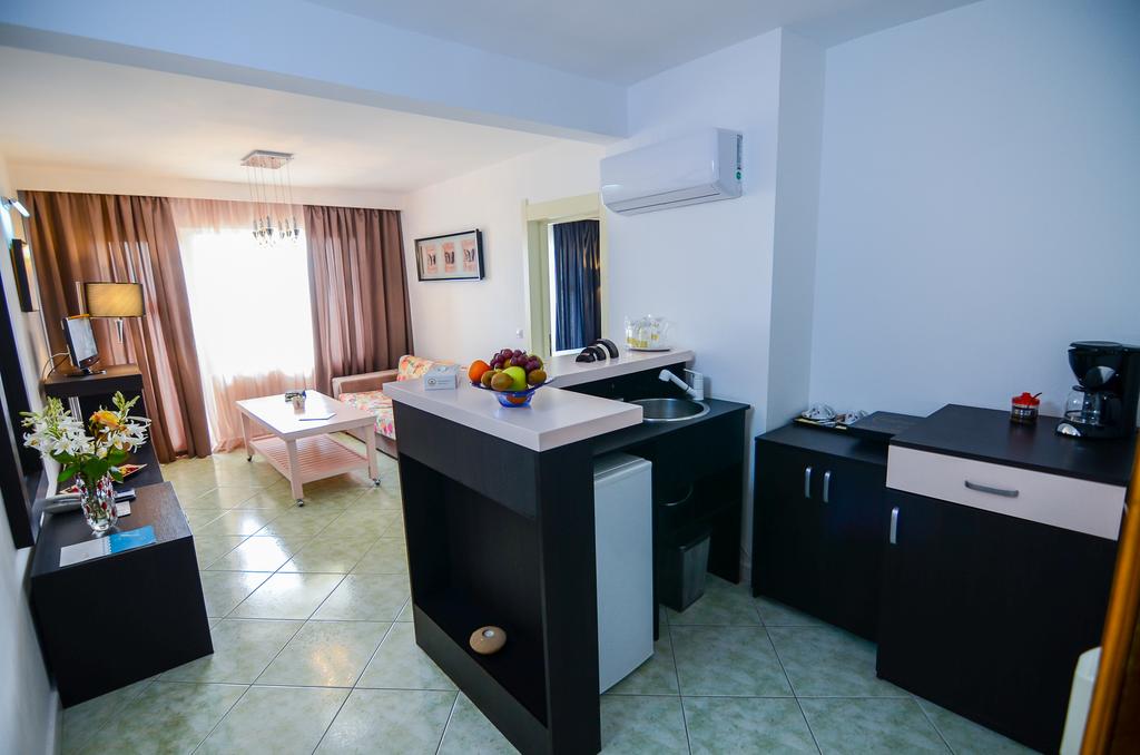 HOTEL-MAJESTIC-MAMAIA-AIR-TOUR-TRAVEL-5