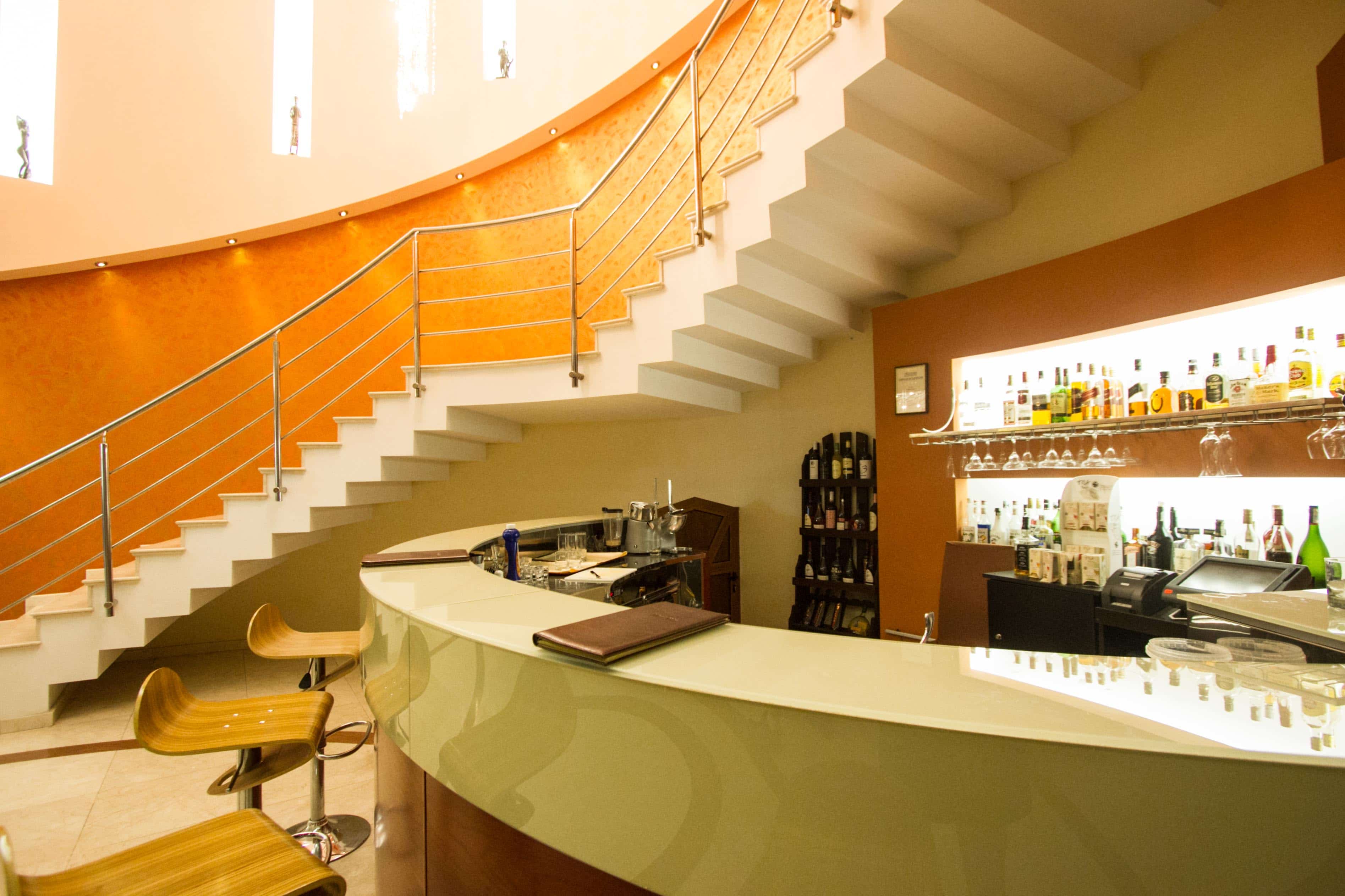 HOTEL-MARI-VILA-BUCURESTI-ROMANIA-AIR-TOUR-TRAVEL-3