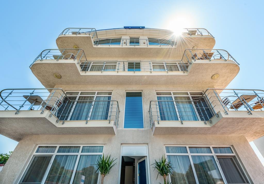 HOTEL-MARINA-BAY-BOUTIQUE-MAMAIA-ROMANIA-AIR-TOUR-TRAVEL-1