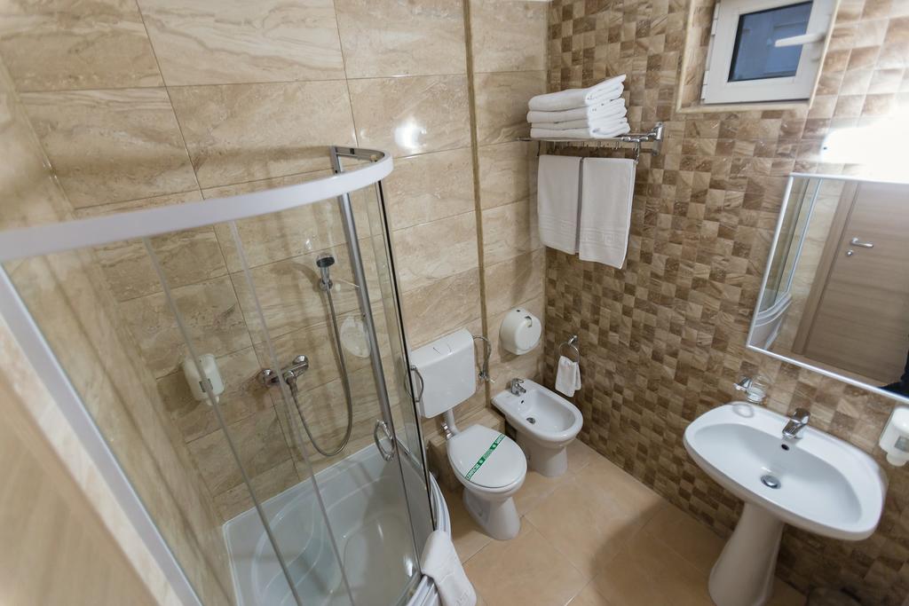 HOTEL-ORIENT-BRAILA-ROMANIA-AIR-TOUR-TRAVEL-7
