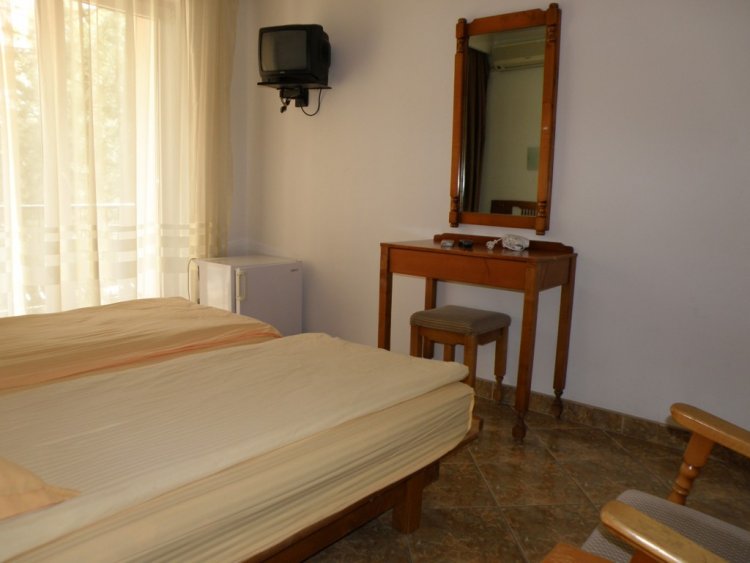 HOTEL-PELICAN-MAMAIA-ROMANIA-AIR-TOUR-TRAVEL-3