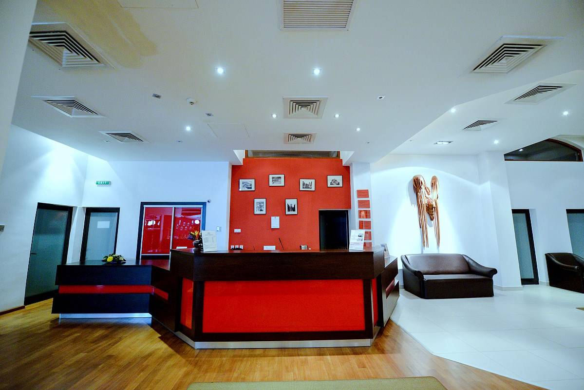 HOTEL-POSADA-CURTEA-DE-ARGES-ROMANIA-AIR-TOUR-TRAVEL-2