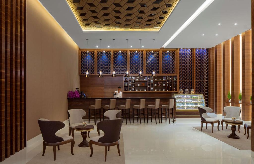 HOTEL-RADISSON-BLU-DUBAI-WATERFRONT-DUBAI-EMIRATELE-ARABE-UNITE-AIR-TOUR-TRAVEL-3