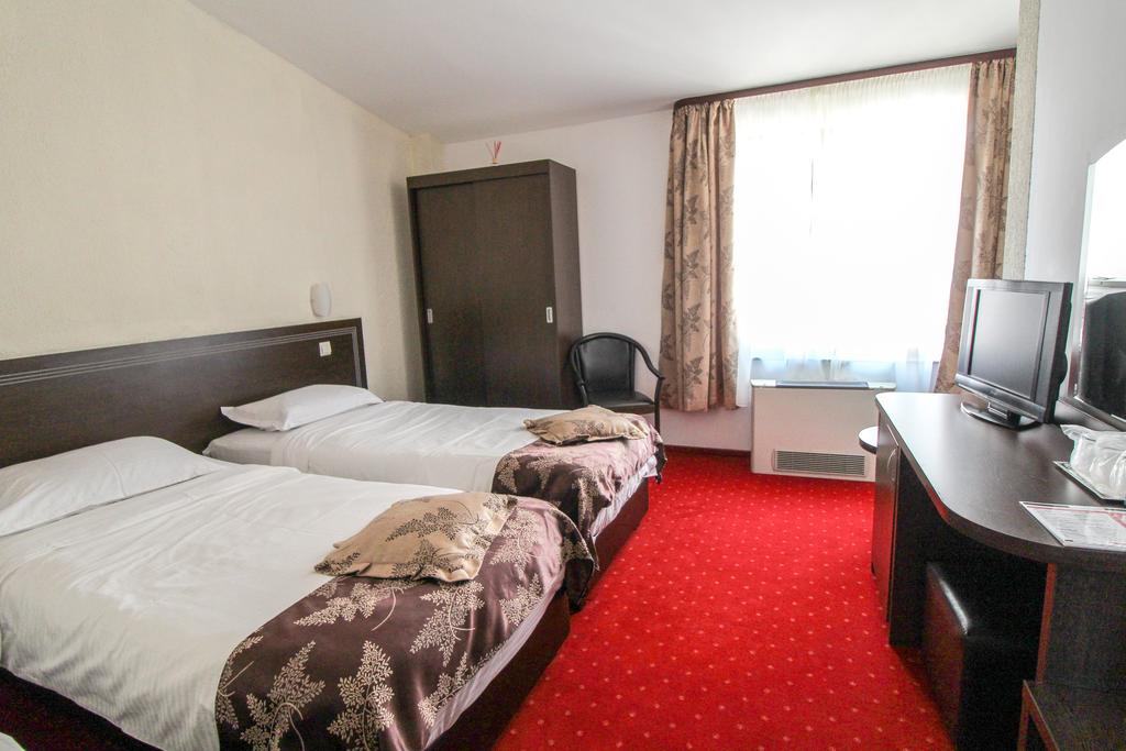 HOTEL-RAZVAN-BUCURESTI-ROMANIA-AIR-TOUR-TRAVEL-4