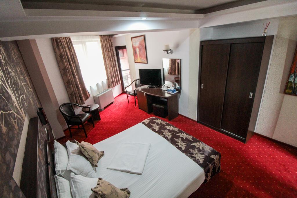HOTEL-RAZVAN-BUCURESTI-ROMANIA-AIR-TOUR-TRAVEL-5