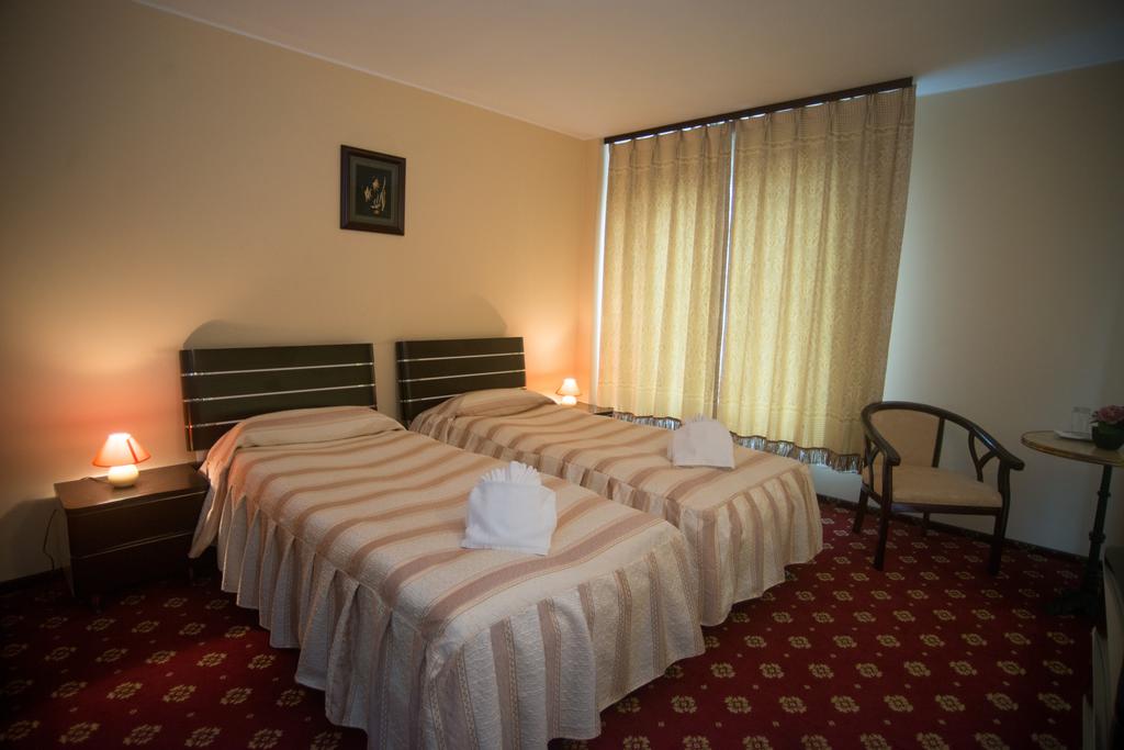 HOTEL-REGAL-BRASOV-ROMANIA-AIR-TOUR-TRAVEL-3