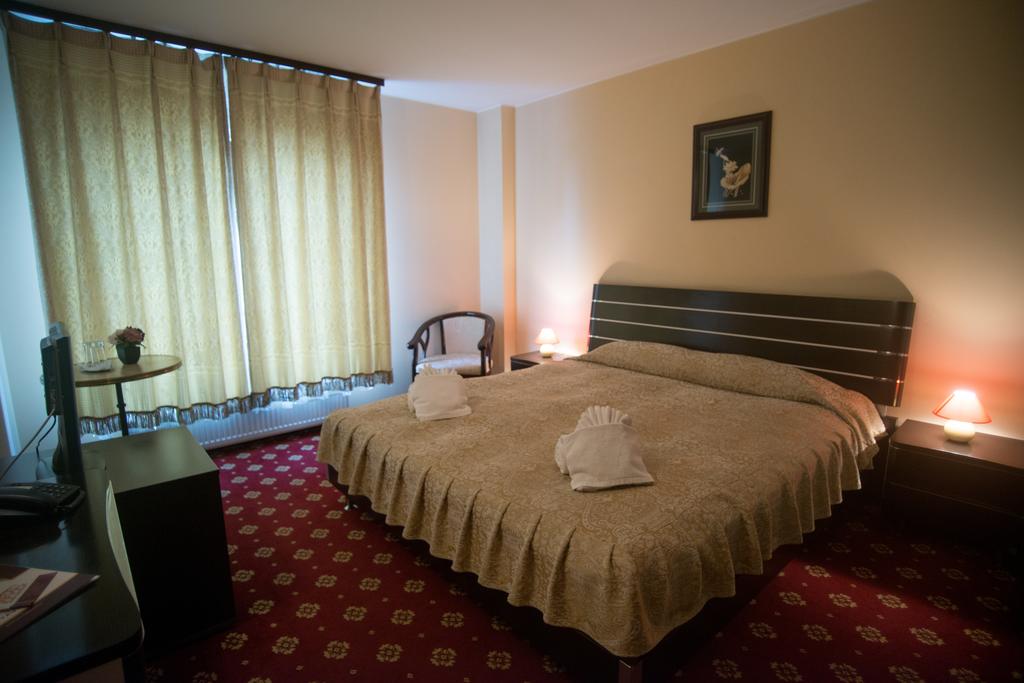 HOTEL-REGAL-BRASOV-ROMANIA-AIR-TOUR-TRAVEL-4