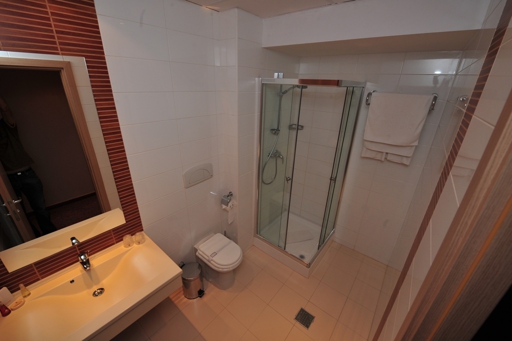 HOTEL-RIN-GRAND-HOTEL-BUCURESTI-ROMANIA-AIR-TOUR-TRAVEL-9
