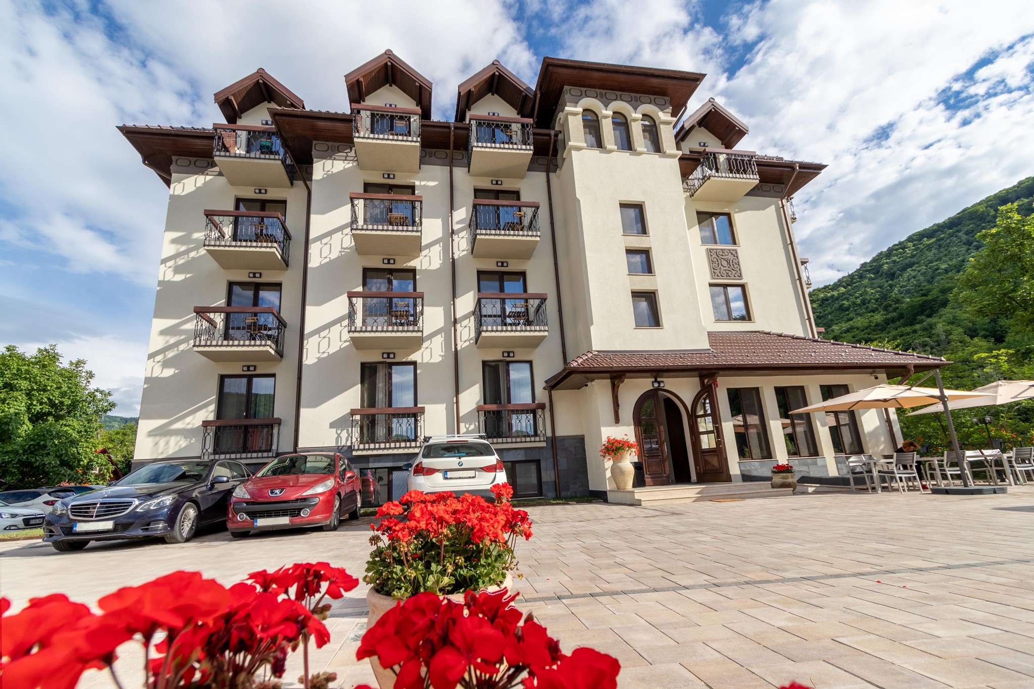 HOTEL-RIVER-CALIMANESTI-ROMANIA-AIR-TOUR-TRAVEL-0