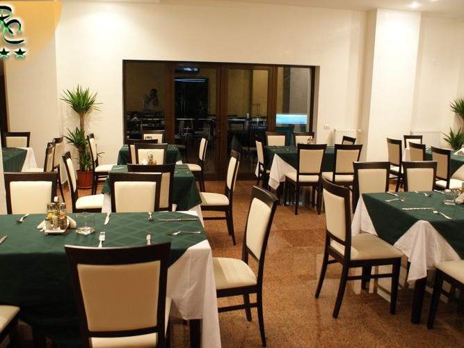 HOTEL-ROYAL-COSTINESTI-ROMANIA-AIR-TOUR-TRAVEL-5