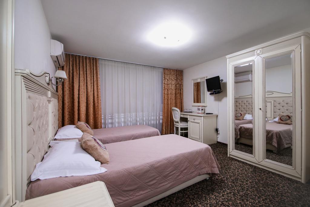 HOTEL-ROYAL-CRAIOVA-ROMANIA-AIR-TOUR-TRAVEL-6