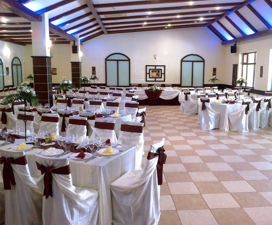 HOTEL-STEFANIA-COSTINESTI-ROMANIA-AIR-TOUR-TRAVEL-6