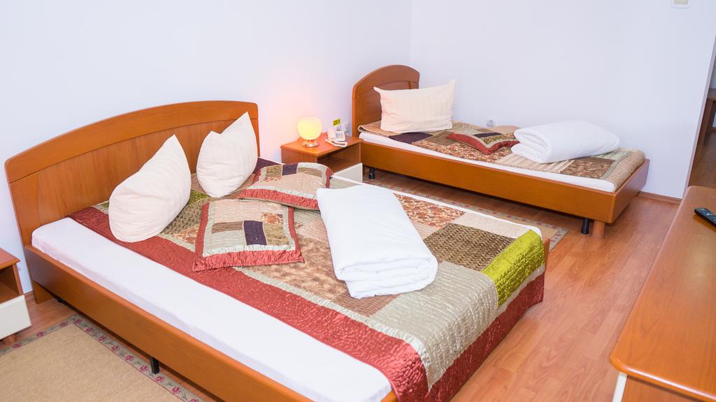 HOTEL-TEX-CLUB-BOTOSANI-ROMANIA-AIR-TOUR-TRAVEL-4