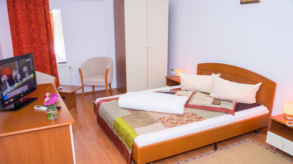 HOTEL-TEX-CLUB-BOTOSANI-ROMANIA-AIR-TOUR-TRAVEL-5
