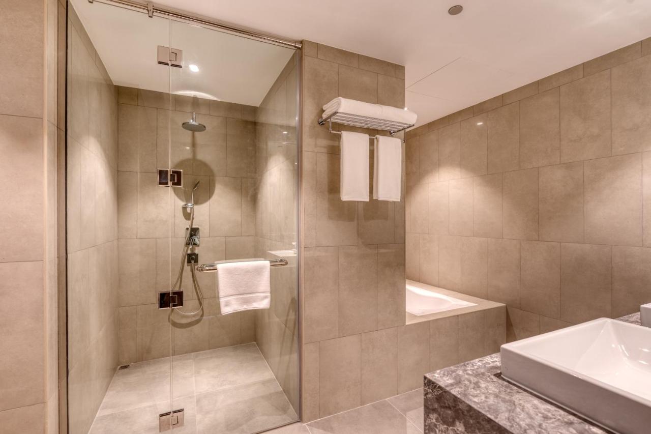 HOTEL-THE-FIRST-COLLECTION-JVC-DUBAI-EMIRATELE-ARABE-UNITE-AIR-TOUR-TRAVEL-4