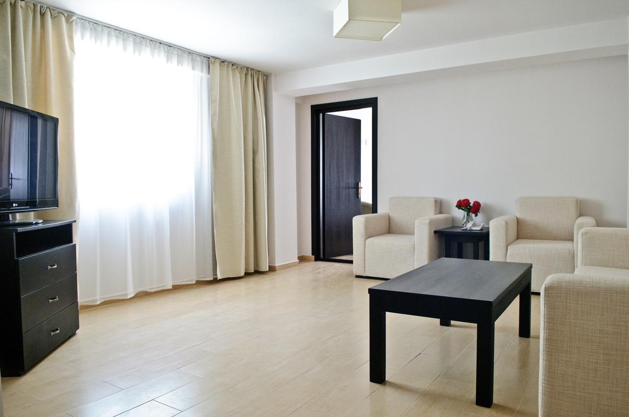 HOTEL-VRAJA-MARII-COSTINESTI-ROMANIA-AIR-TOUR-TRAVEL-4