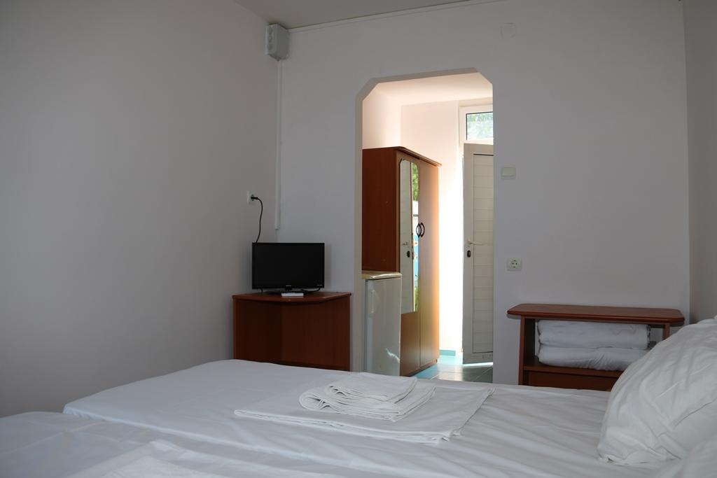 HOTEL-VRAJA-MARII-COSTINESTI-ROMANIA-AIR-TOUR-TRAVEL-9