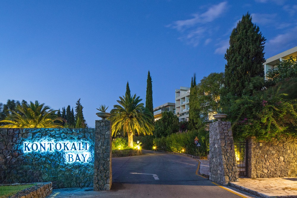 KONTOKALI-BAY-RESORT-HOTEL-CORFU-GRECIA-AIR-TOUR-TRAVEL-3