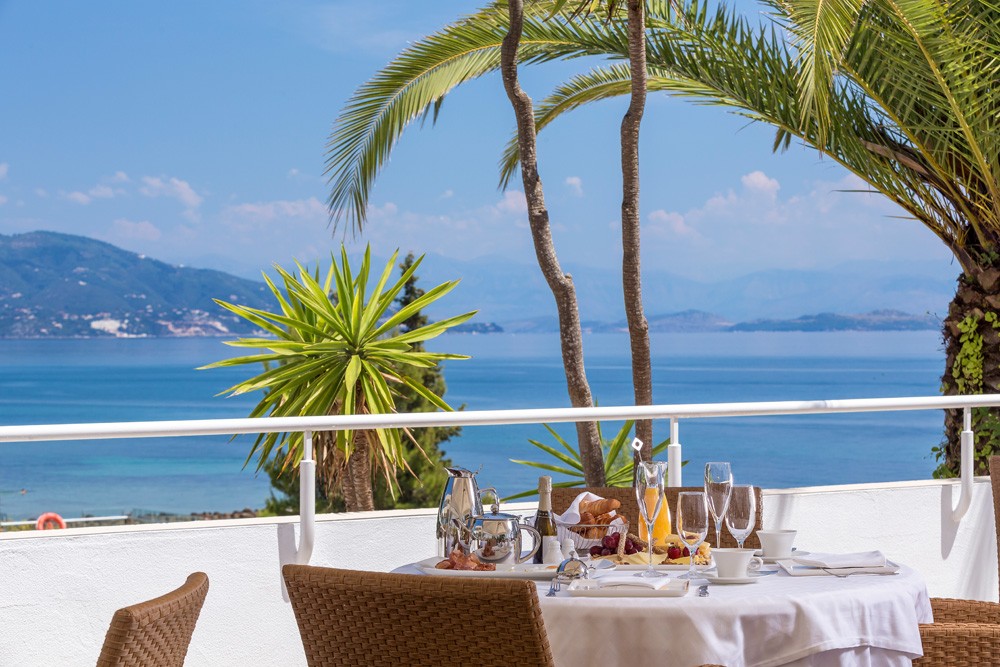KONTOKALI-BAY-RESORT-HOTEL-CORFU-GRECIA-AIR-TOUR-TRAVEL-7