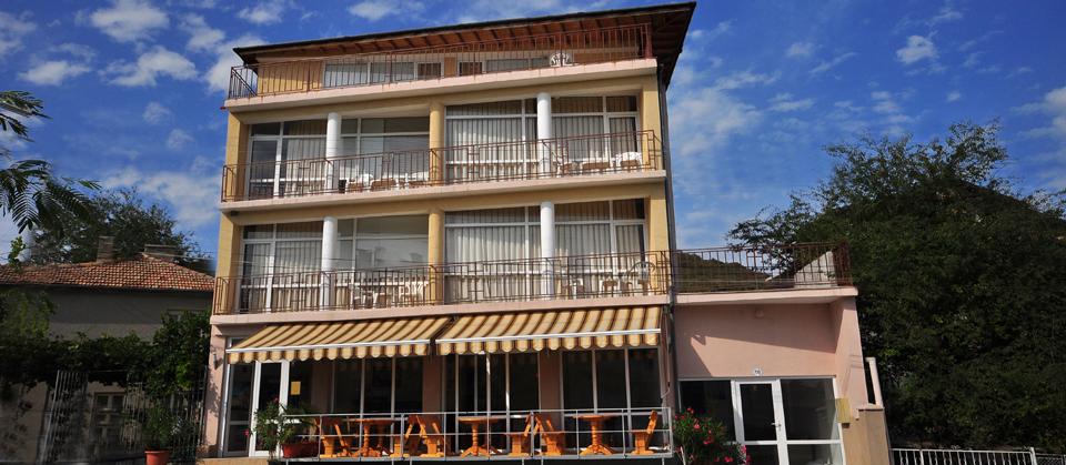 MANOLOVI-GUEST-HOUSE-OBZOR-BULGARIA-AIR-TOUR-TRAVEL-2
