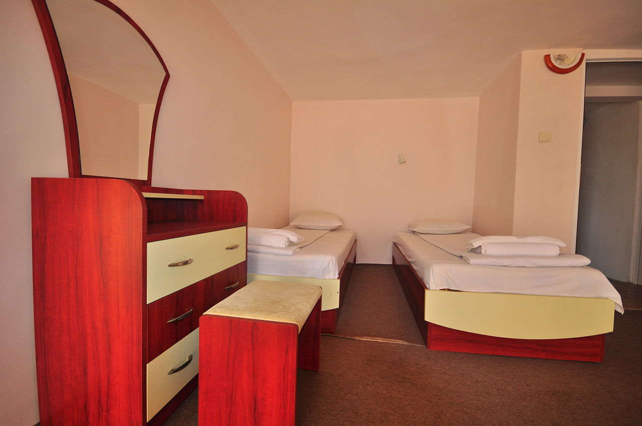 MANOLOVI-GUEST-HOUSE-OBZOR-BULGARIA-AIR-TOUR-TRAVEL-4