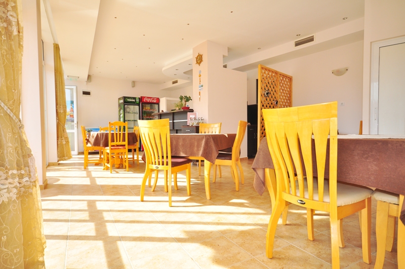 MANOLOVI-GUEST-HOUS6E-OBZOR-BULGARIA-AIR-TOUR-TRAVEL-