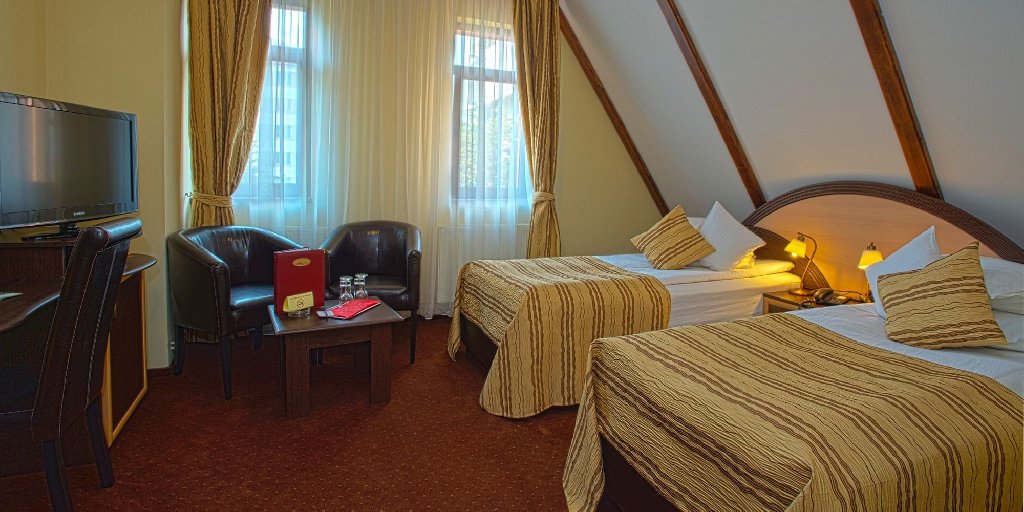 PENSIUNEA-AMBIENT-BRASOV-ROMANIA-AIR-TOUR-TRAVEL-3