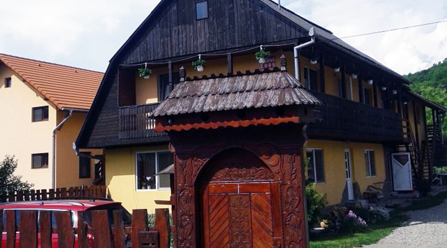 PENSIUNEA-AMBRUS-E-PRAID-ROMANIA-AIR-TOUR-TRAVEL-1
