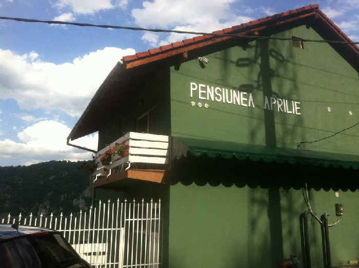 PENSIUNEA-APRILIE-ESELNITA-ROMANIA-AIR-TOUR-TRAVEL-2
