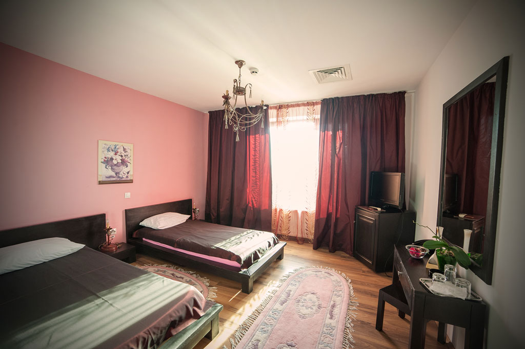 PENSIUNEA-CARUL-DIN-STELE-CRAIOVA-ROMANIA-AIR-TOUR-TRAVEL-4