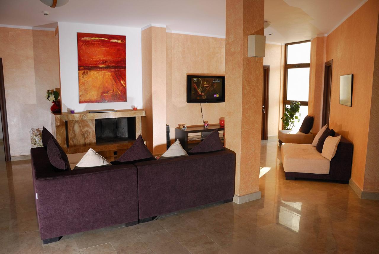 PENSIUNEA-CASA-PADURII-SLANIC-PRAHOVA-ROMANIA-AIR-TOUR-TRAVEL-2