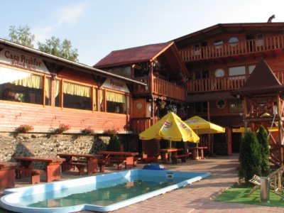PENSIUNEA-CASA-PIRATILOR-PRAID-ROMANIA-AIR-TOUR-TRAVEL-1