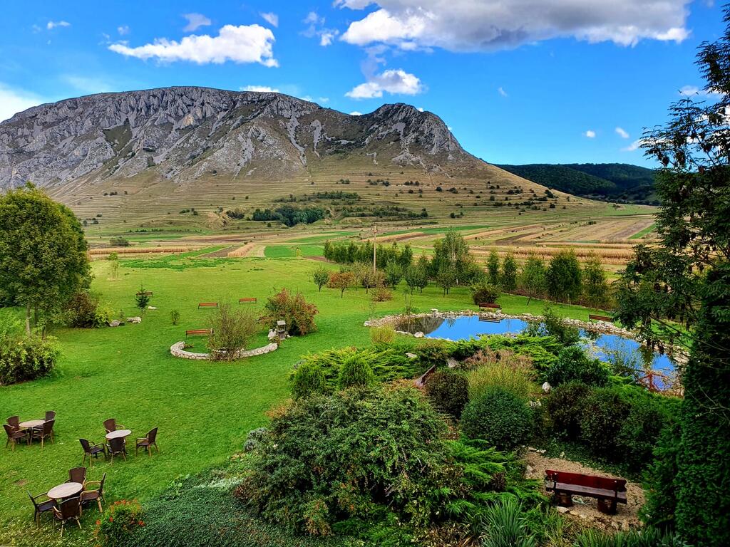 PENSIUNEA-CONACUL-SECUIESC-COLTESTI-ROMANIA-AIR-TOUR-TRAVEL-7