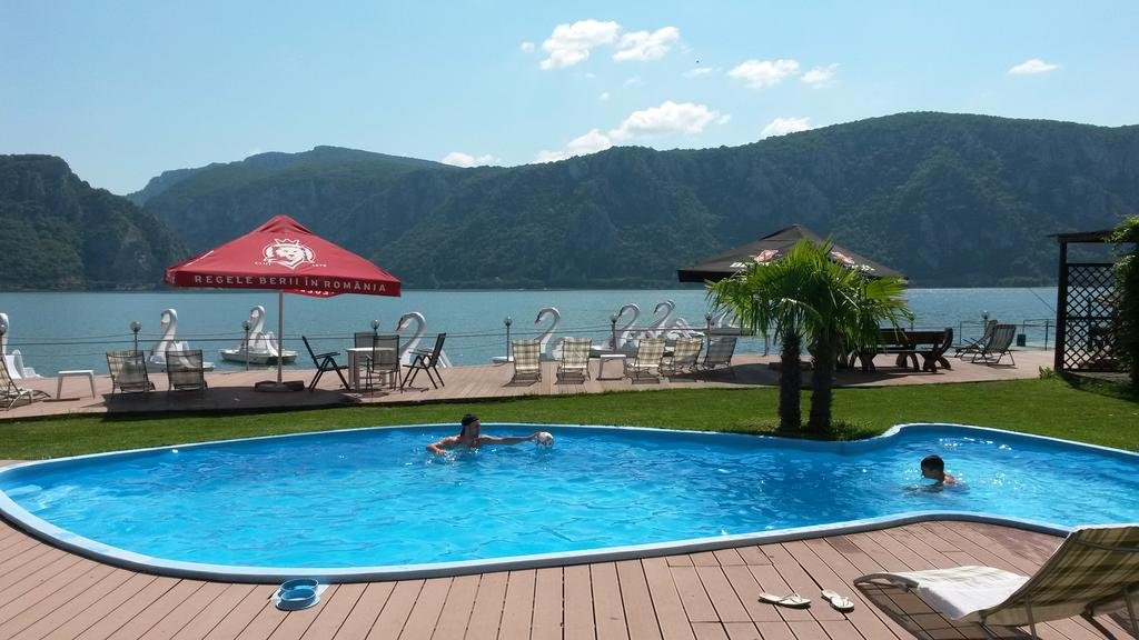 PENSIUNEA-DECEBAL-DUBOVA-ROMANIA-AIR-TOUR-TRAVEL-2