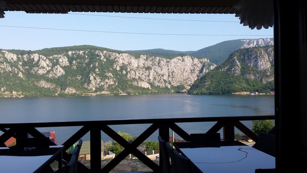 PENSIUNEA-DECEBAL-DUBOVA-ROMANIA-AIR-TOUR-TRAVEL-7
