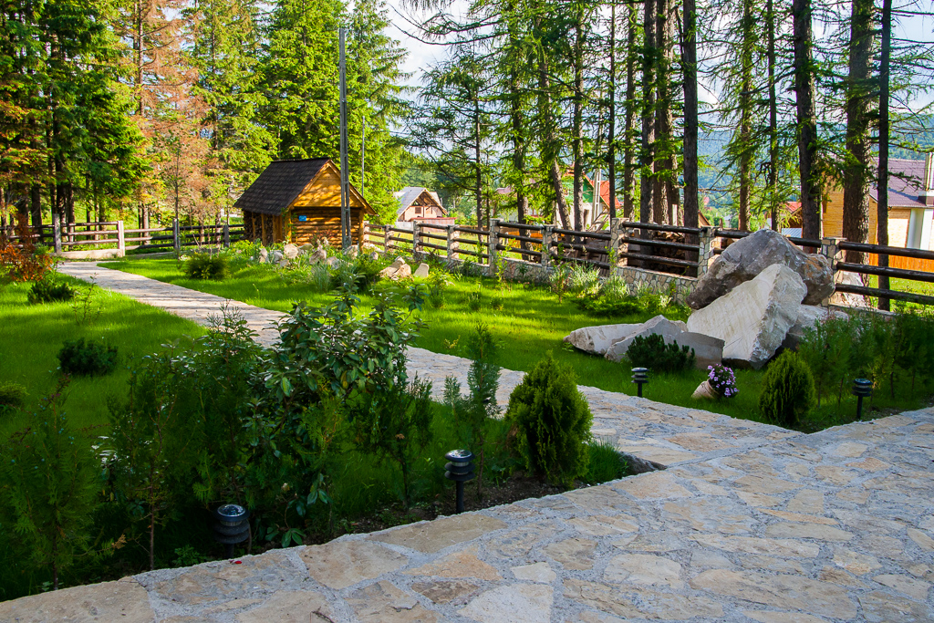 PENSIUNEA-GAINUSA-DE-MUNTE-CHEIA-ROMANIA-AIR-TOUR-TRAVEL-11