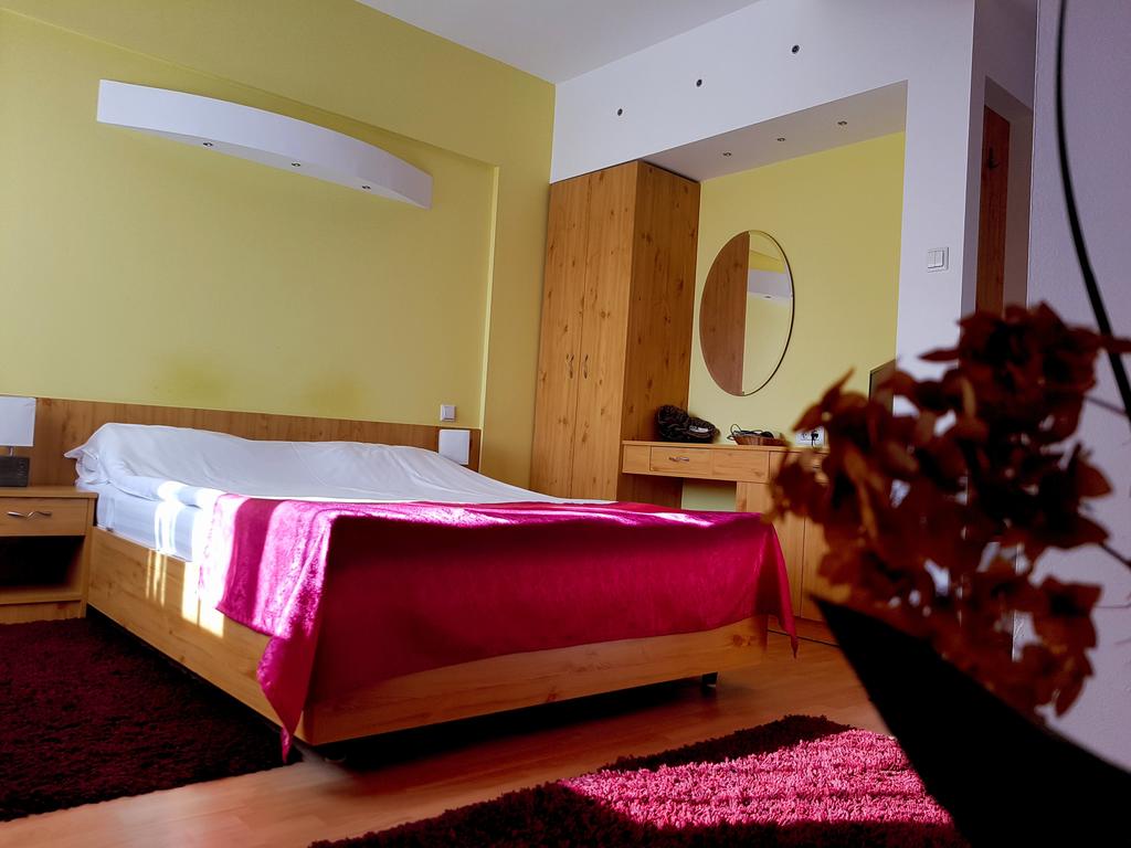 PENSIUNEA-MARINA-SINAIA-ROMANIA-AIR-TOUR-TRAVEL-2