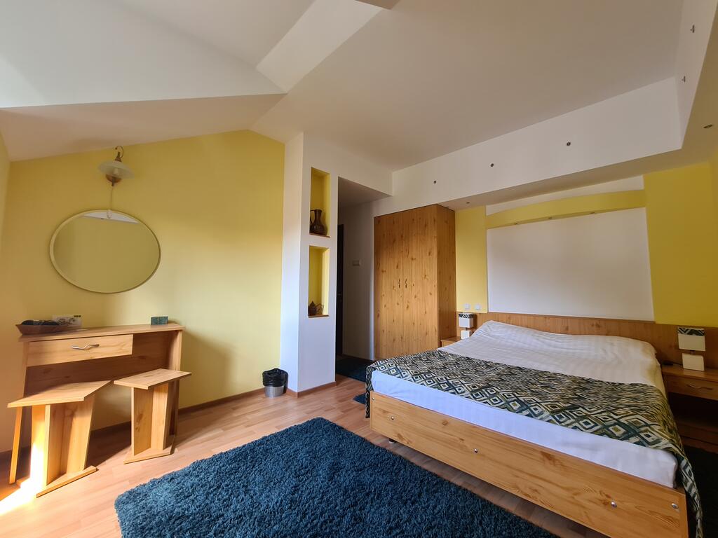 PENSIUNEA-MARINA-SINAIA-ROMANIA-AIR-TOUR-TRAVEL-3
