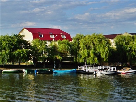 PENSIUNEA-PERLA-SULINA-ROMANIA-AIR-TOUR-TRAVEL-1