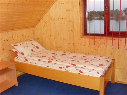 PENSIUNEA-PIKE-CRISAN-ROMANIA-AIR-TOUR-TRAVEL-3