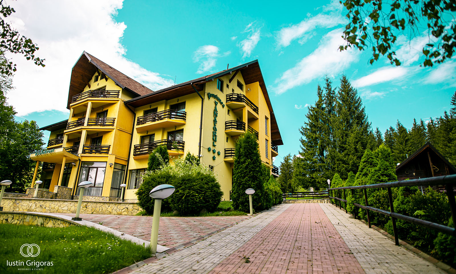 PENSIUNEA-VANATORUL-VATRA-DORNEI-ROMANIA-AIR-TOUR-TRAVEL--