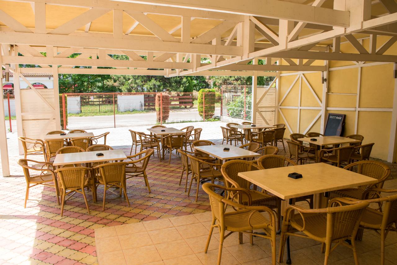 TIBERIUS-RESIDENCE-COSTINESTI-ROMANIA-AIR-TOUR-TRAVEL-6